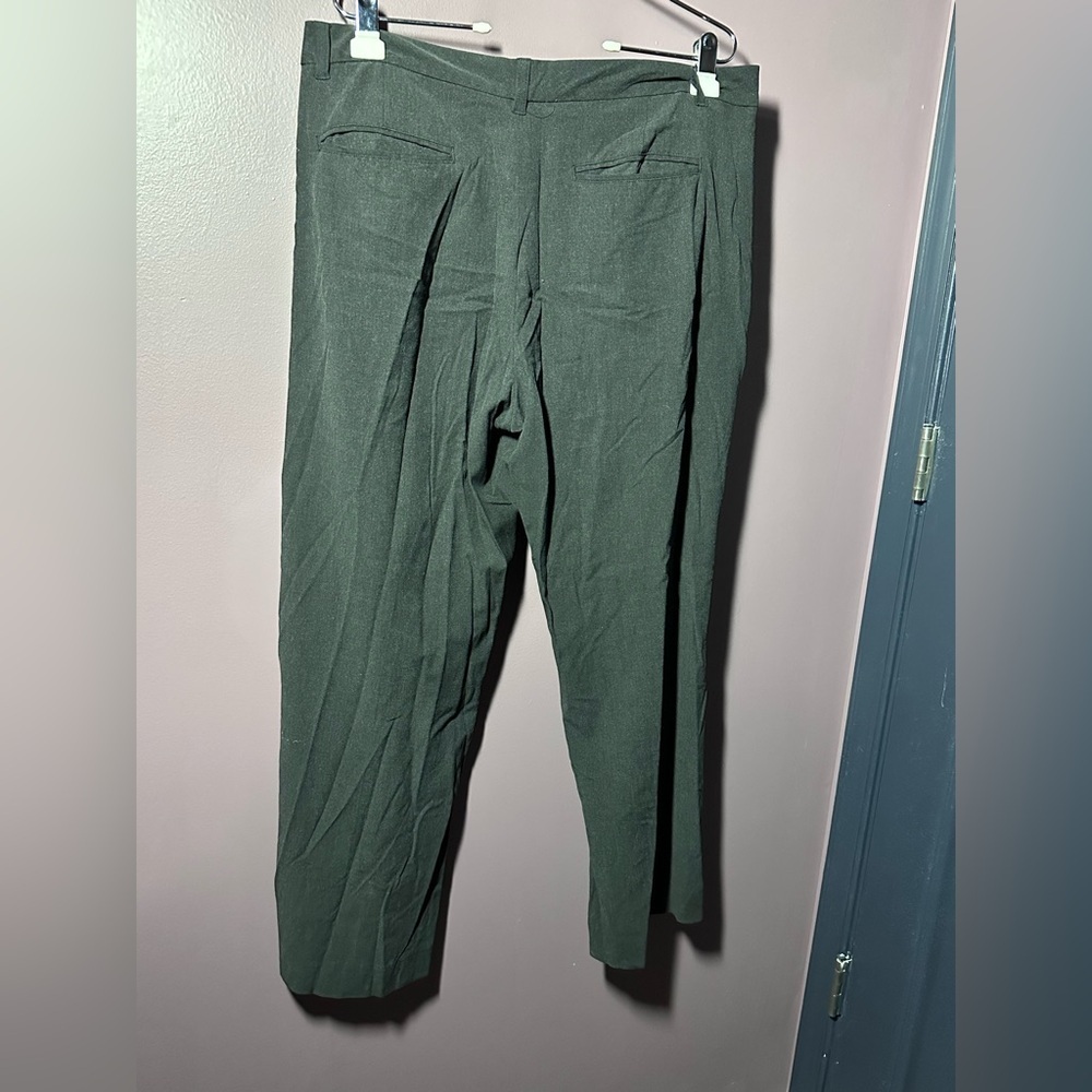 Old Navy Women’s Gray Slacks - Picture 5 of 6